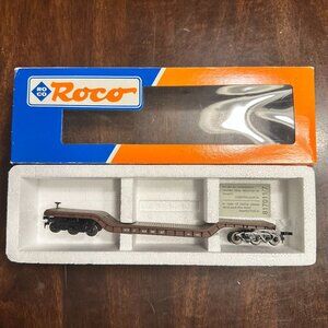 Roco HO Scale 48991 Brown Heavy Duty Flat Car With Load In Original Box